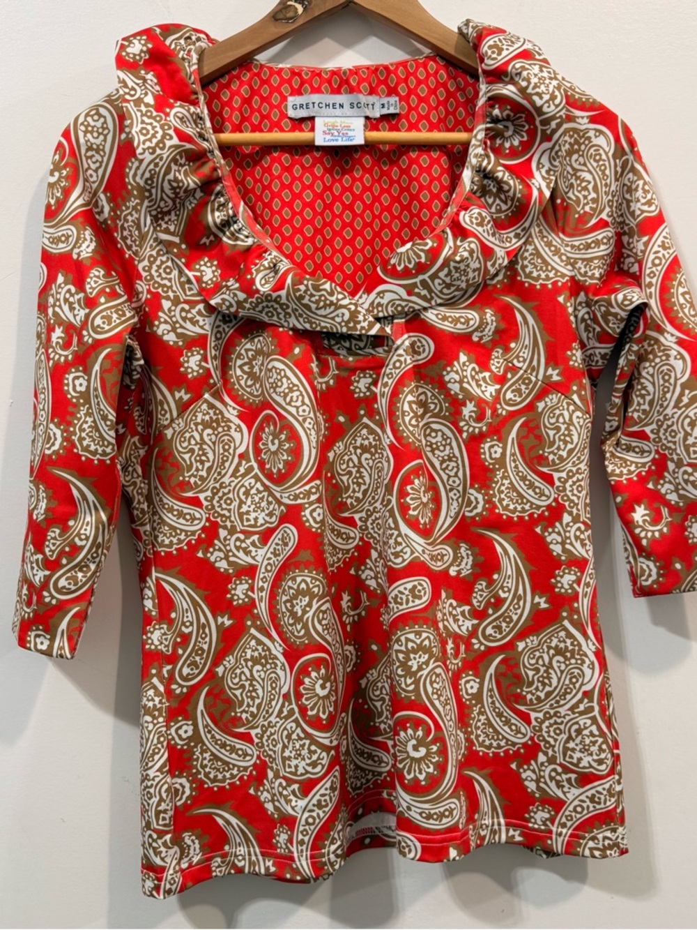 Gretchen Scott Plentiful Red Paisley Summer Stretch Ruffneck Jersey Top Size M